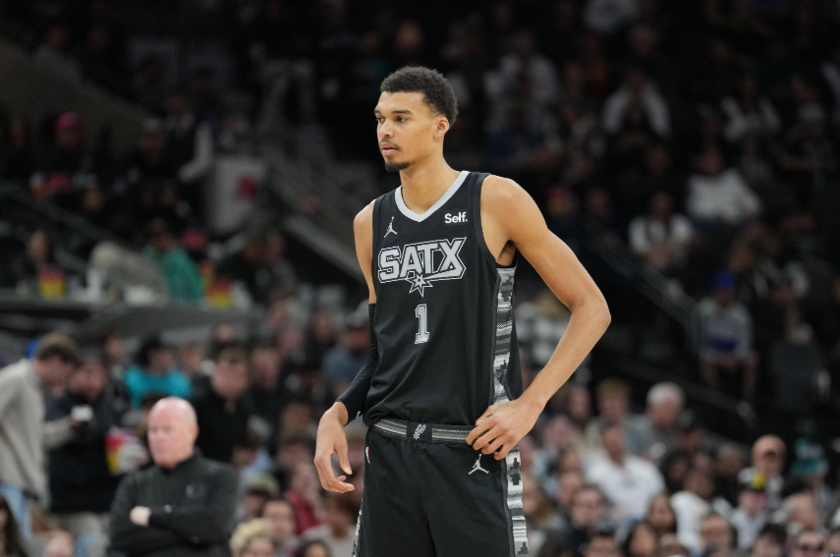 NBA杯-马刺128-115爵士，文班亚马34+7表现出色