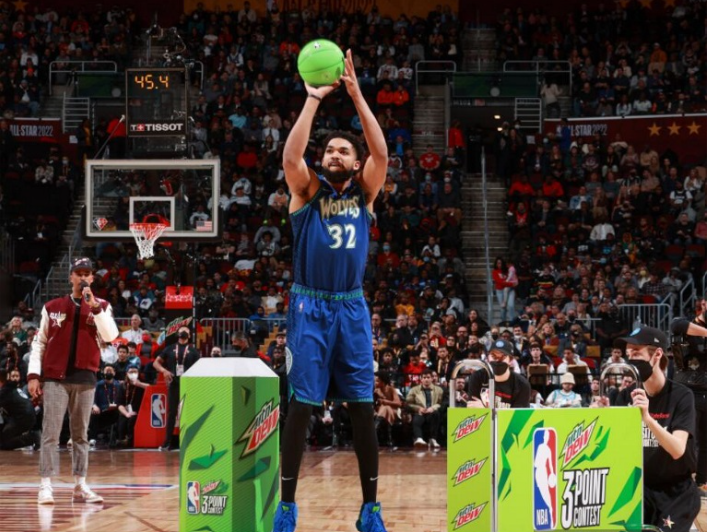 唐斯拿下NBA全明星三分球大赛冠军