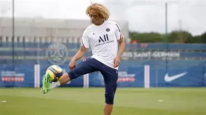 西蒙斯替补登场后又被换下