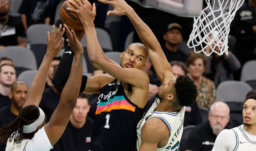 文班亚马此役砍下22分10篮板