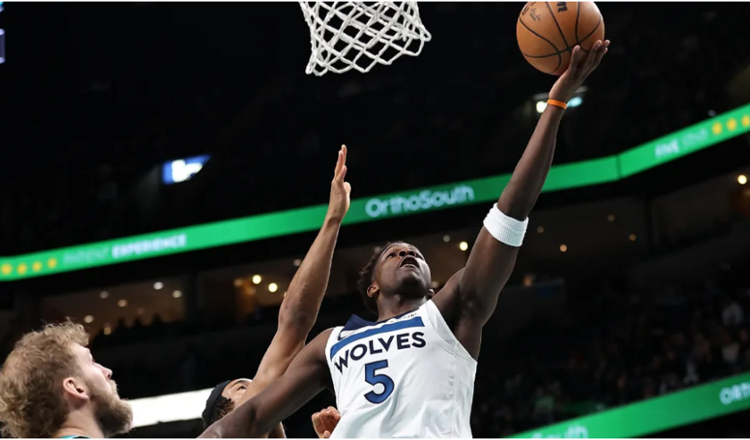 爱德华兹此役砍下33分