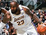 NBA杯战报汇总：詹姆斯连续4场三双带队胜马刺，骑士豪取14连胜