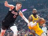 NBA战报汇总：詹姆斯带队战胜开拓者，雄鹿逆转快船