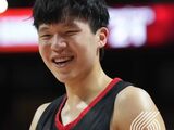 杨瀚森半场6中3拿下8分2板2助攻，次节隔扣对手引爆全场