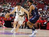 杨瀚森背靠背砍10+5+3，2暴扣+秒传仍是亮点，但也暴露2大问题
