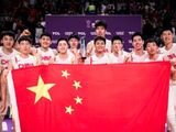 中国男篮时隔十年重返亚洲杯决赛！队长力挽狂澜最终落泪