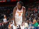 WNBA-阳光87-84险胜水星，查尔斯22+10统治内线