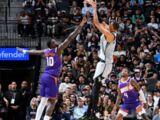 NBA-马刺101-100逆转太阳，文班亚马34+12终场前1.1s命中绝杀中投